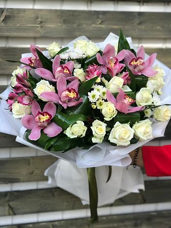 Букет цветов из: Розы и Хризантемы в Сычёво