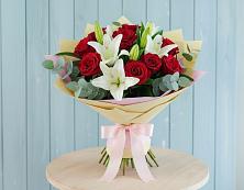 Букет цветов из:  Лилии и Розы в Сычёво