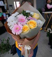 Букет цветов из:  Герберы, Розы и Хризантемы в Сычёво