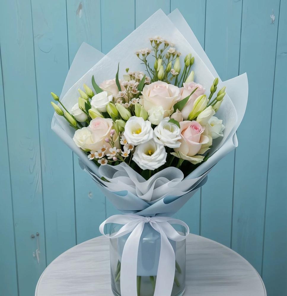 Букет цветов из: Розы и Лизиантусы в Сычёво