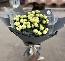 Букет Белые кустовые розы Солинеро в Сычёво