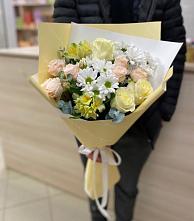 Букет цветов из:  Альстромерии, Розы и Хризантемы в Сычёво
