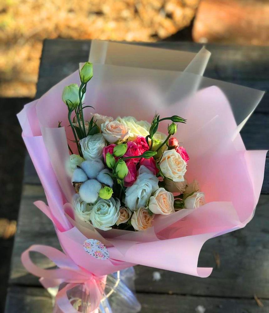 Букет цветов из: Розы и Лизиантусы в Сычёво