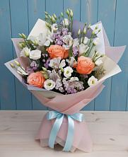 Букет цветов из:  Лизиантусы, Розы, Альстромерии и Гипсофила в Сычёво