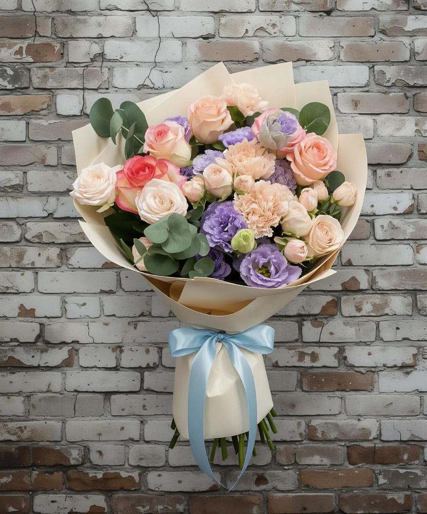 Букет цветов из: Розы, Лизиантусы и Гвоздики в Сычёво