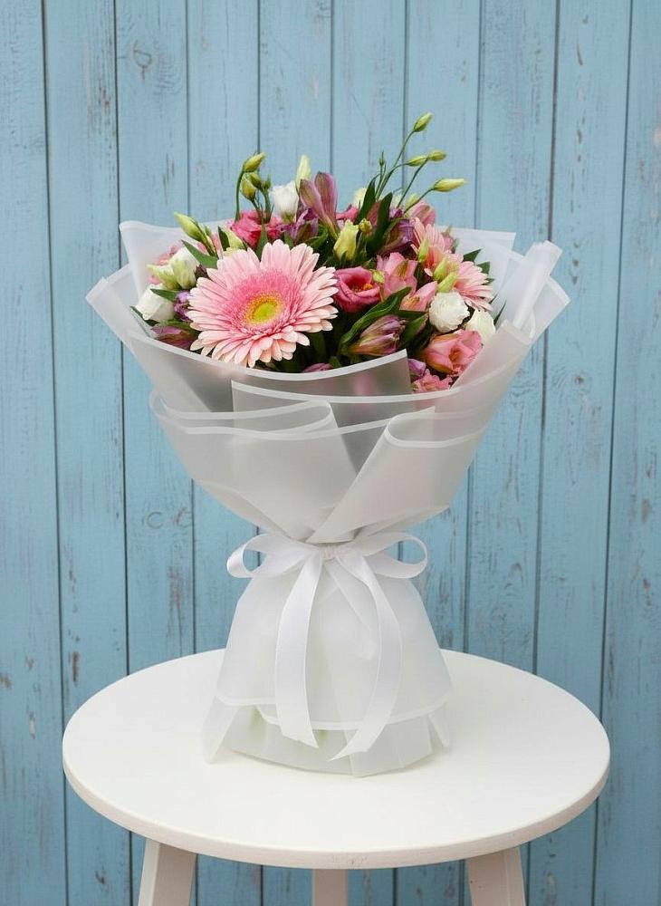 Букет цветов из: Герберы, Альстромерии и Лизиантусы в Сычёво