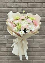 Букет цветов из:  Гвоздики, Розы, Лизиантусы и Хризантемы в Сычёво
