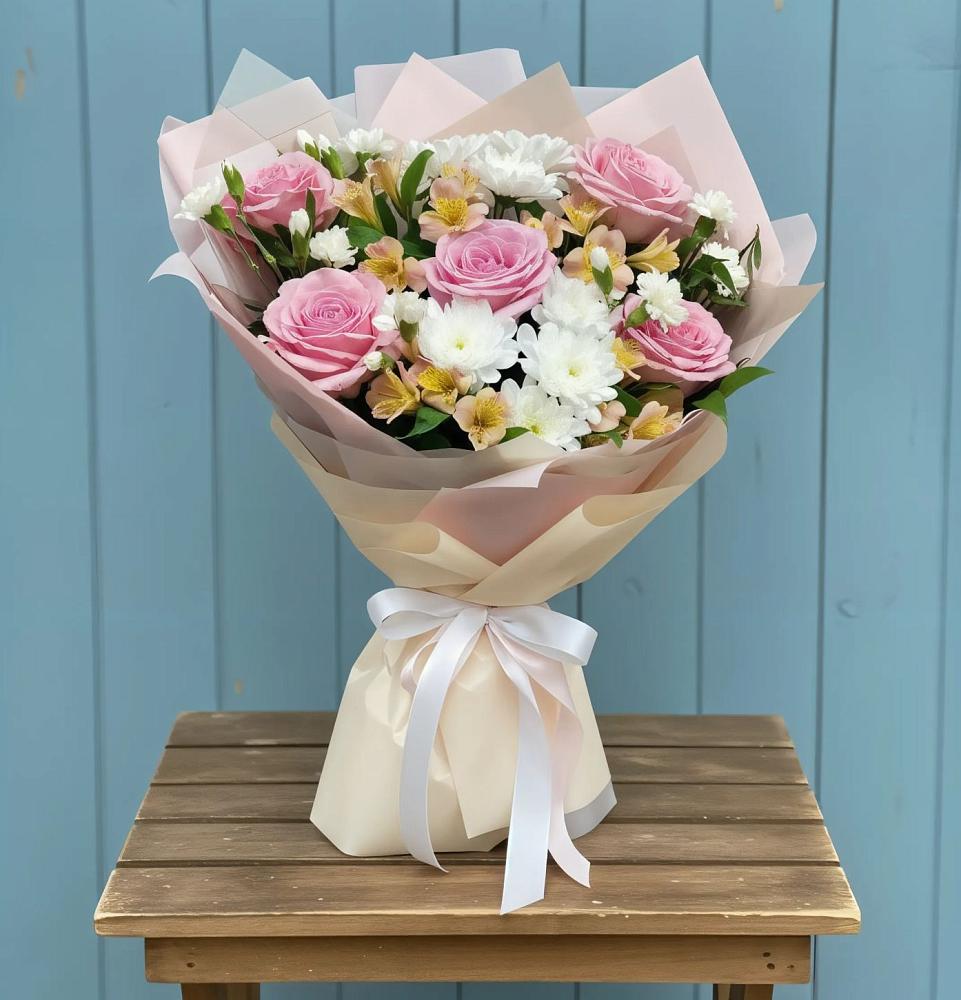 Букет цветов из: Гвоздики, Орхидеи и Розы в Сычёво