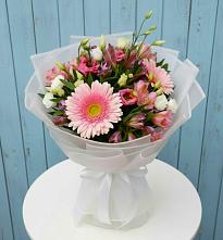 Букет цветов из:  Герберы, Альстромерии и Лизиантусы в Сычёво