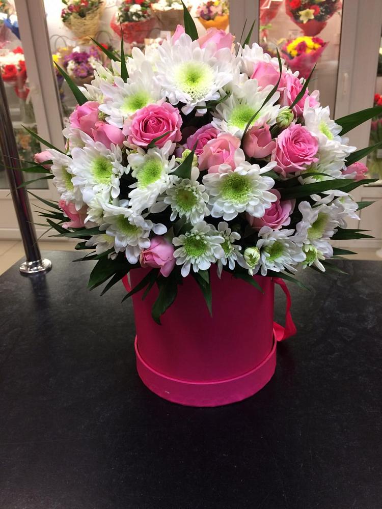 Цветочная композиция из Розы и Хризантемы в шляпной коробке в Сычёво