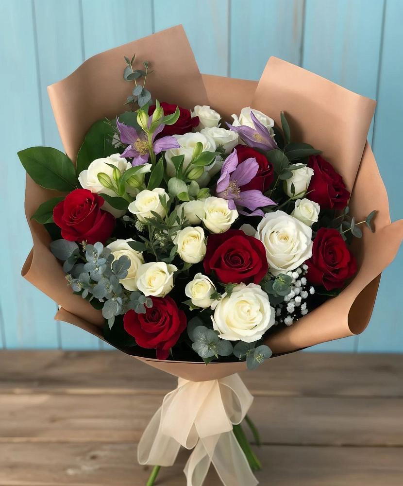 Букет цветов из: Розы и Альстромерии в Сычёво