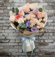 Букет цветов из:  Розы, Лизиантусы и Гвоздики в Сычёво