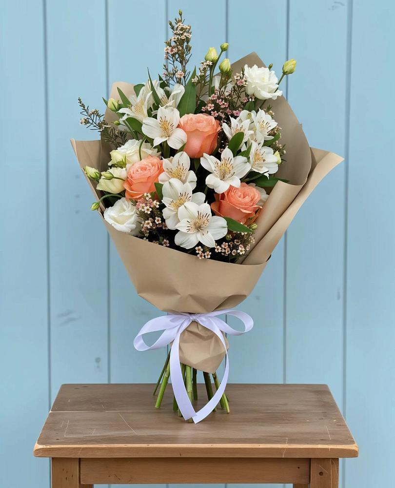 Букет цветов из: Альстромерии, Лизиантусы, Розы и Хризантемы в Сычёво