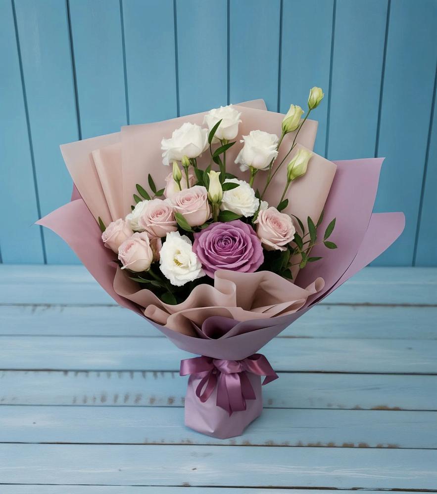 Букет цветов из: Розы и Лизиантусы в Сычёво